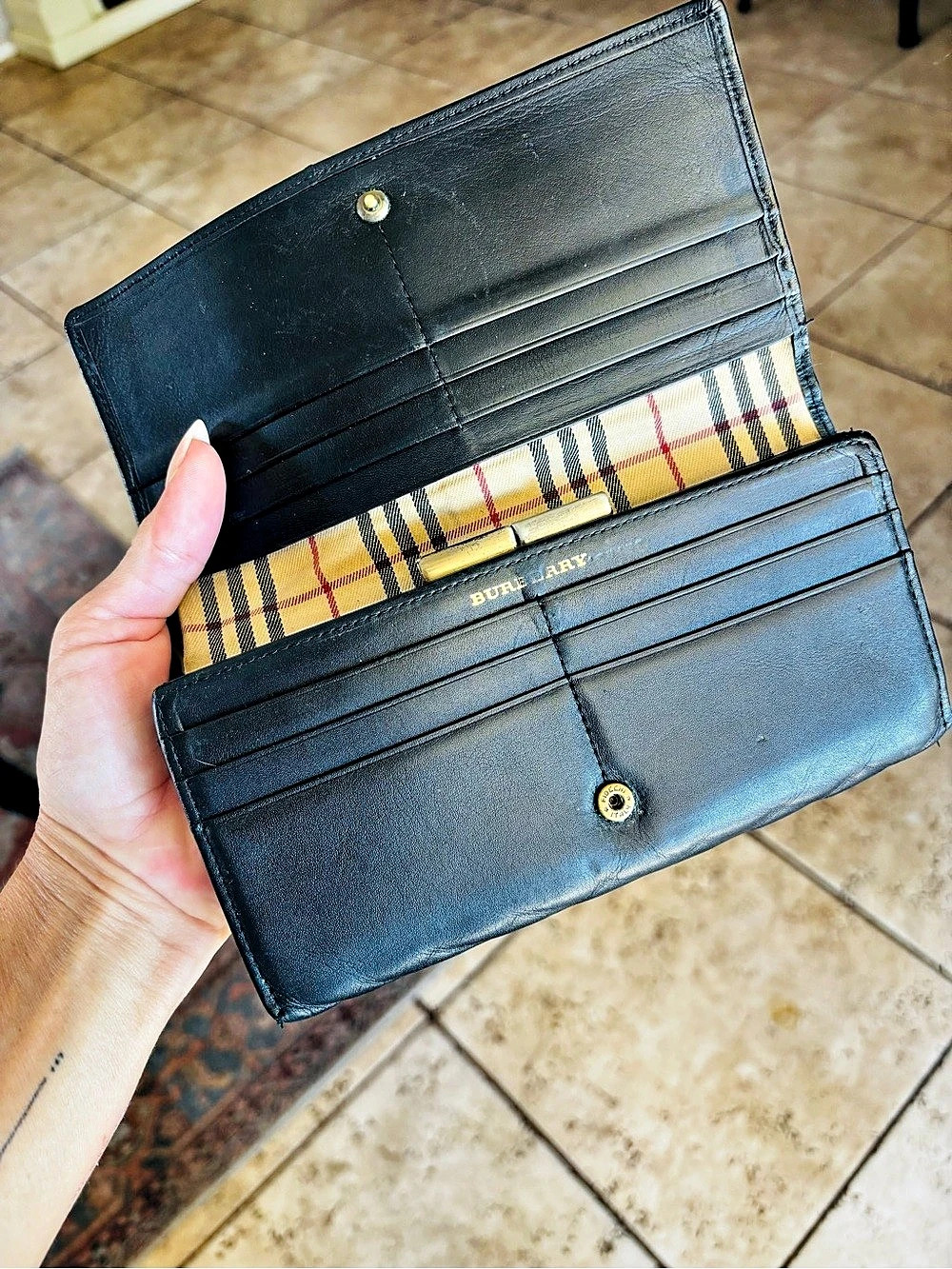 Burberry Nova Check plaid Continental Wallet in Black & Red - Picture 3 of 9
